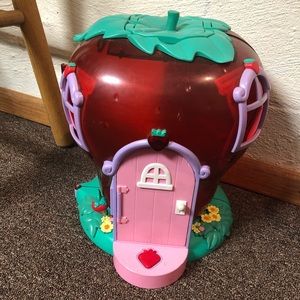 Strawberry Shortcake Dollhouse